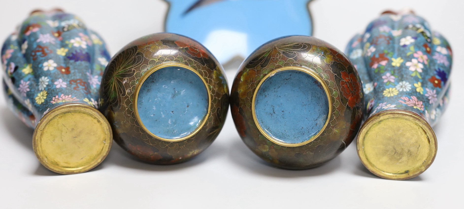 Two pairs of Japanese cloisonné enamel vases and a cloisonné enamel dish tallest 19cm